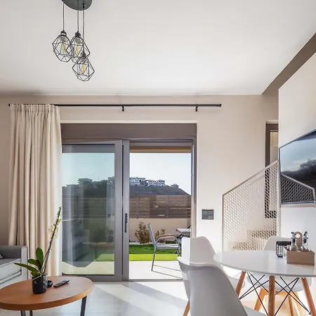 Villa New Modern With Private Pools And Walking Distance To