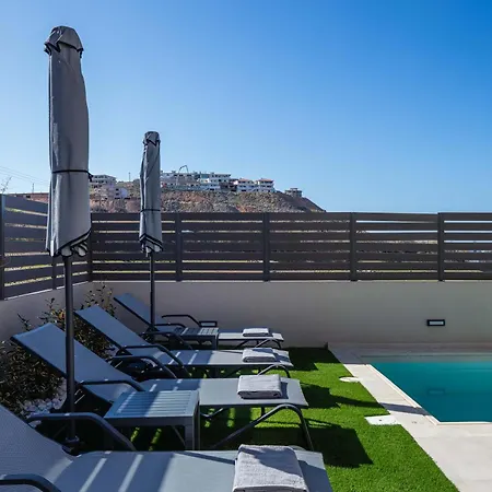 New Modern With Private Pools And Walking Distance To Villa Pánormos