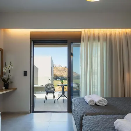 New Modern With Private Pools And Walking Distance To *