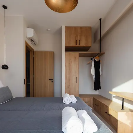 New Modern With Private Pools And Walking Distance To Pánormos